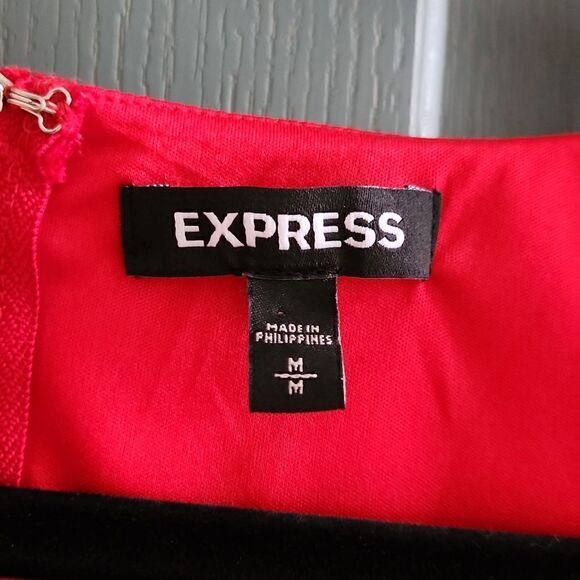 Express bodycon essential red dress, size medium - Picture 3 of 8